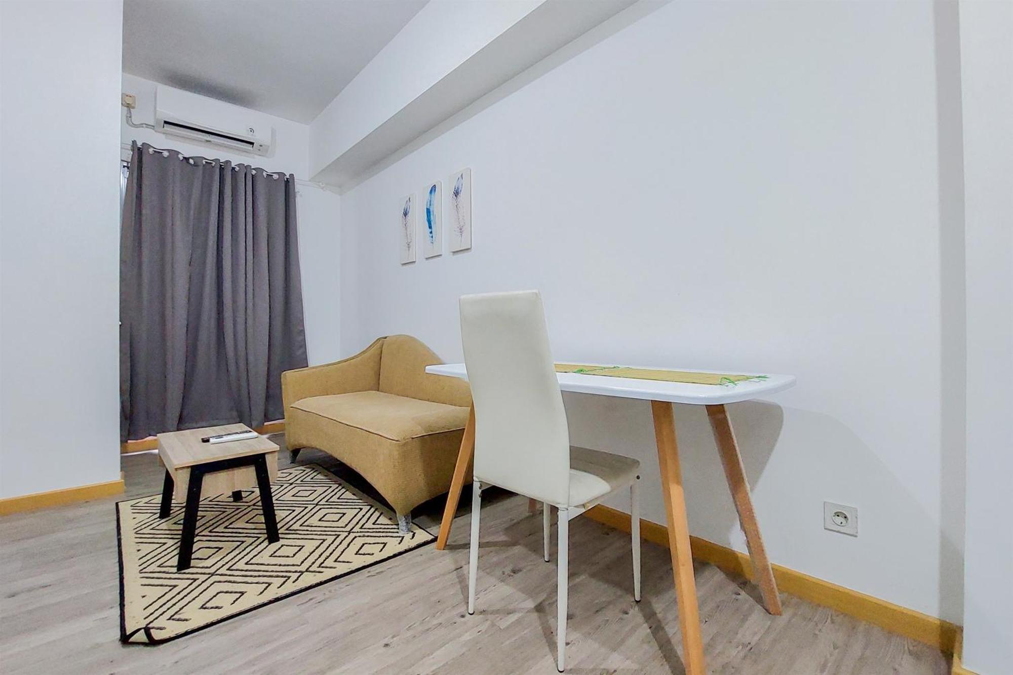 2br At M-town By Travelio Apartemen